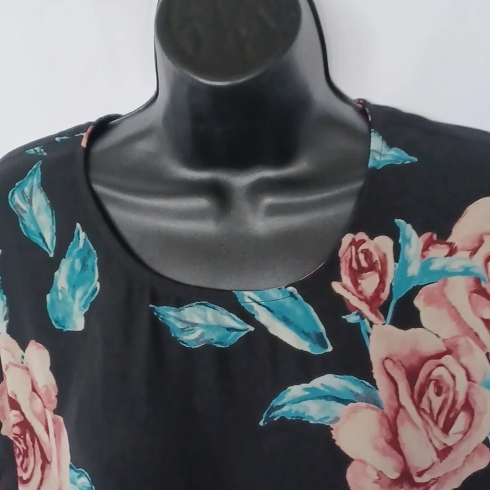 Show Me Your MuMu Floral Faith Tunic Size S, Oversized, EUC, 27